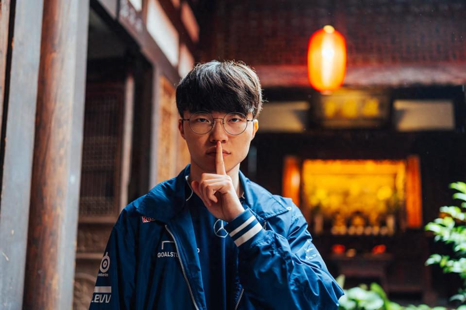 关于英雄联盟选手专访：Faker谈职业生涯，Uzi展望未来的信息